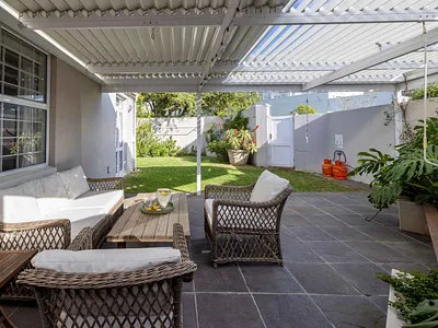 2 Bedroom Apartment For Sale in Devils Peak Estate, Cape Town - Iz3o.webp