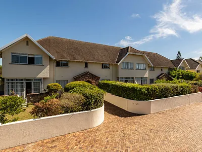 2 Bedroom Apartment For Sale in Cape Town - LCRf.webp