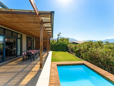 4 Bedroom House For Sale in Cape Town - AnLX.webp