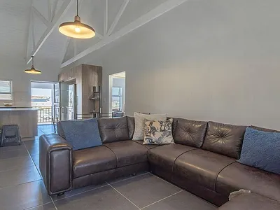 2 Bedroom Apartment For Sale in Langebaan - duE4.webp