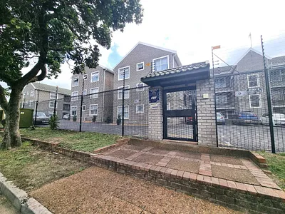 2 Bedroom Apartment To Rent in Durbanville - efgO.webp