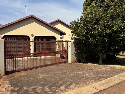 3 Bedroom House To Rent in Pretoria - L62u.webp