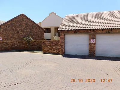 2 Bedroom Townhouse To Rent in Pretoria - img