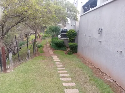 2 Bedroom Apartment To Rent in Roodepoort - 7FW3.webp