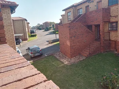 2 Bedroom Apartment To Rent in Krugersdorp - img
