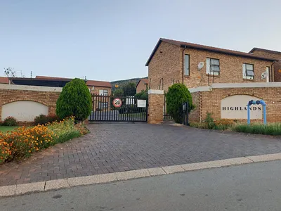 2 Bedroom Apartment To Rent in Roodepoort - QJYD.webp