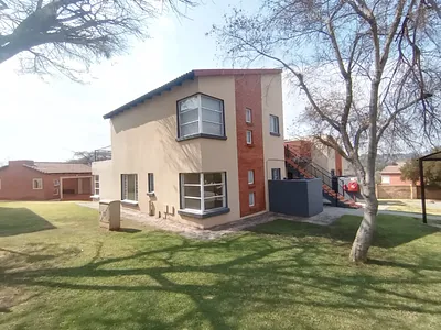 1 Bedroom Apartment To Rent in Roodepoort - img
