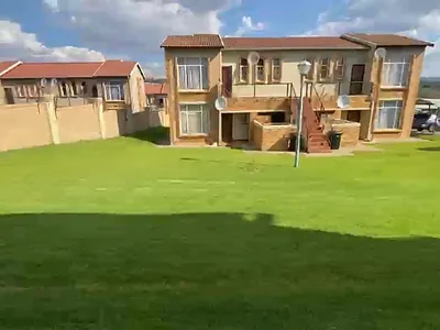 2 Bedroom Apartment To Rent in Roodepoort - img