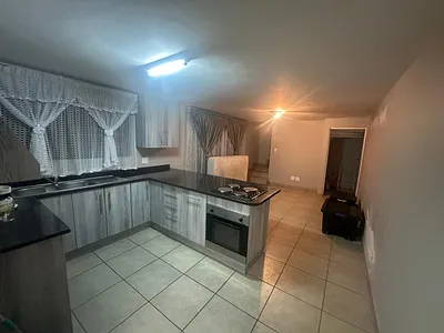 2 Bedroom House To Rent in Johannesburg - img