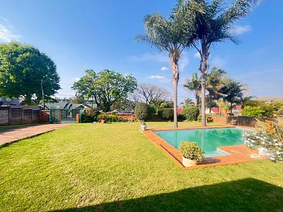 3 Bedroom House For Sale in Roodepoort - JyPd.webp