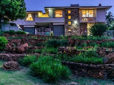 4 Bedroom House To Rent in Roodepoort - YhAS.webp