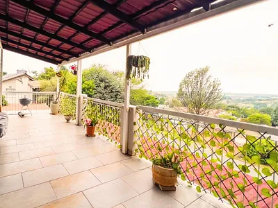 8 Bedroom House For Sale in Krugersdorp - NDRY.webp