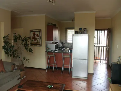2 Bedroom Apartment To Rent in Roodepoort - Tf4H.webp