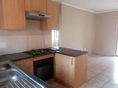 2 Bedroom Apartment To Rent in Roodepoort - JkyG.webp