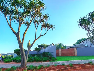 2 Bedroom Apartment For Sale in Allen's Nek, Roodepoort - img