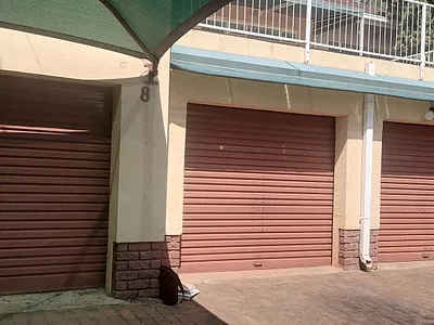 5 Bedroom House To Rent in Roodepoort - yH3M.webp