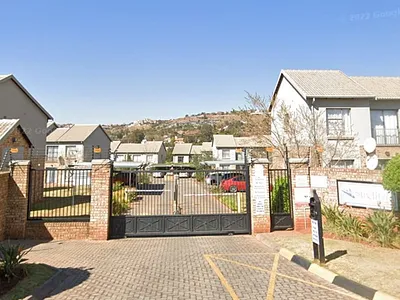 2 Bedroom Apartment For Sale in Krugersdorp - 4It7.webp