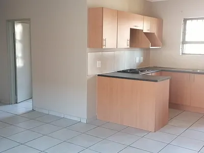 3 Bedroom Apartment To Rent in Roodepoort - img