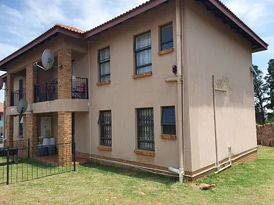 2 Bedroom Apartment To Rent in Roodepoort - img
