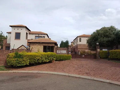 2 Bedroom Apartment To Rent in Roodepoort - rvXK.webp