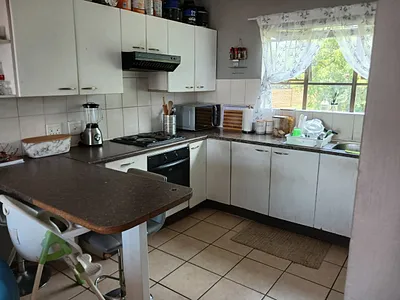 2 Bedroom Apartment To Rent in Roodepoort - 3Die.webp