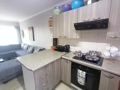 2 Bedroom Apartment For Sale in Roodepoort - sSiM.webp