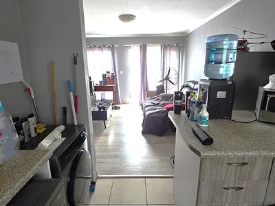 2 Bedroom Townhouse For Sale in Roodepoort - img