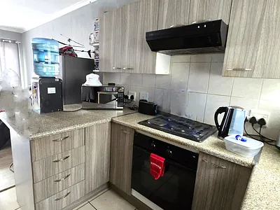 2 Bedroom Townhouse For Sale in Roodepoort - img