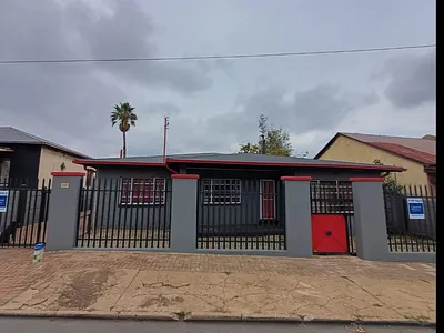 5 Bedroom House To Rent in Krugersdorp - BJu9.webp