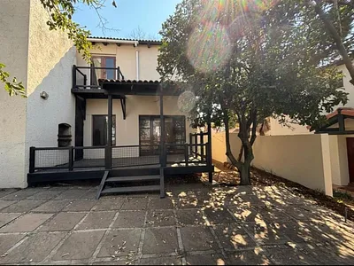 3 Bedroom Townhouse To Rent in Estate D' Afrique, Hartbeespoort - img