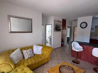 2 Bedroom Apartment For Sale in Roodepoort - img