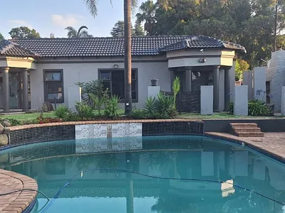4 Bedroom House To Rent in Johannesburg - hpU5.webp