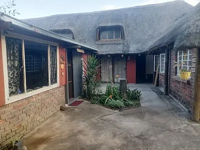 6 Bedroom House For Sale in Mookgopong - 7y6Q.webp