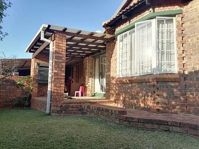 2 Bedroom Apartment To Rent in Roodepoort - n57d.webp
