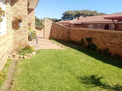 3 Bedroom Townhouse For Sale in Randfontein - img