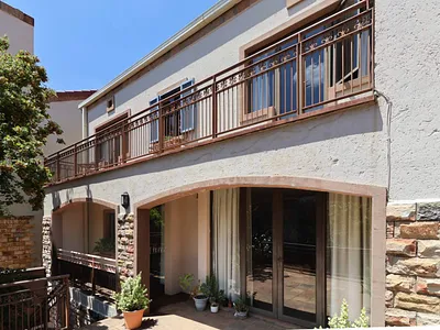 3 Bedroom Townhouse For Sale in Bloemfontein - 4WVi.webp