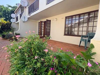 2 Bedroom Apartment For Sale in Umhlanga - img