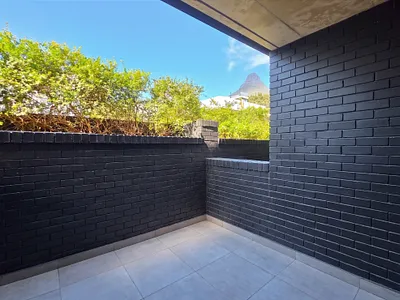 0.5 Bedroom Apartment For Sale in Cape Town - 7wOF.webp