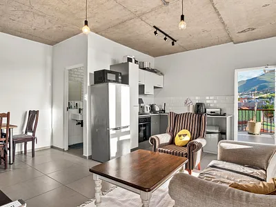 2 Bedroom Apartment For Sale in Cape Town - 5J8r.webp