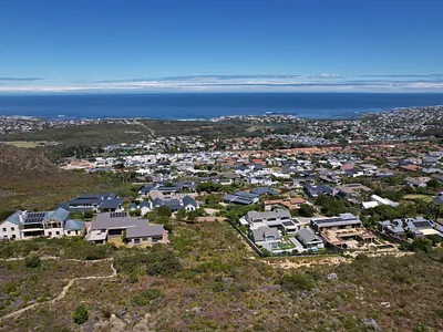 Vacant Land For Sale in Hermanus - 2RRw.webp