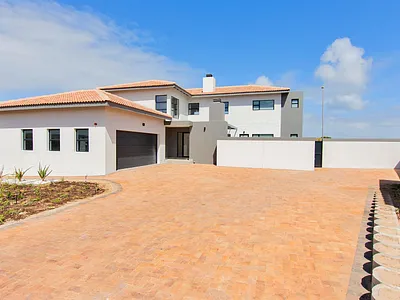 4 Bedroom House For Sale in Langebaan - IzIL.webp