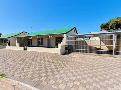 7 Bedroom House For Sale in Langebaan - nQ1s.webp