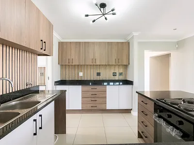 4 Bedroom House To Rent in Langebaan - img