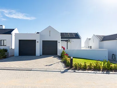 2 Bedroom House For Sale in Langebaan - jyYp.webp