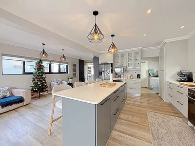 4 Bedroom House For Sale in Langebaan - 24Sg.webp