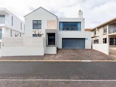 5 Bedroom House For Sale in Langebaan - img