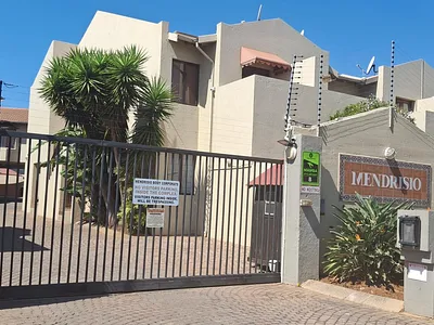 2 Bedroom Townhouse For Sale in Germiston - qTJm.webp