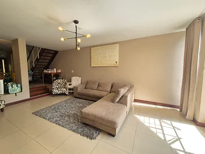 2 Bedroom Townhouse For Sale in Bedfordview - img