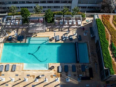 2 Bedroom Apartment For Sale in Sandton - 8vyz.webp
