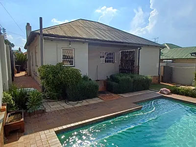 3 Bedroom House For Sale in Johannesburg - JbAw.webp